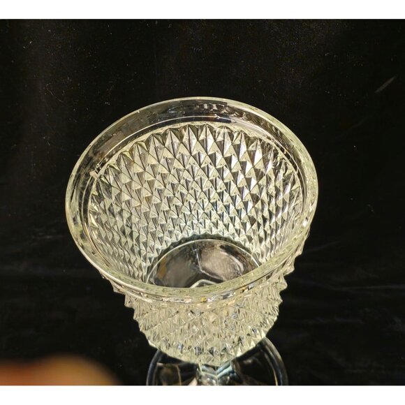 Vintage Diamond-Cut Clear Glass Pedestal Candy Dish With Lid - Elegant Decorativ - Picture 7 of 8